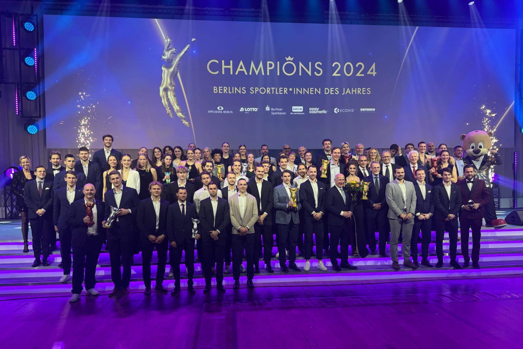 champions-2024-gewinner-siegerehrung-1